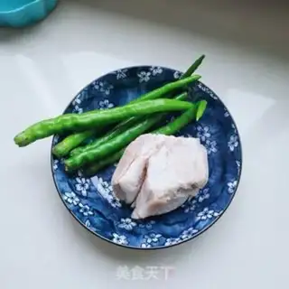 Make Five flowers and chili step 0