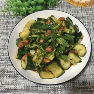 Make A cucumber mixed with vinegar step 4