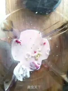 Make Twin flaming dragon milkshakes step 4