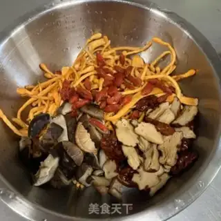 Make Worm-herbs, mushrooms, chicken step 3