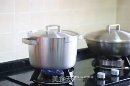 Make Liang, pig hoof soup step 5