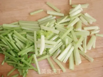 Make # Spicy, spicy chili chicken # step 1