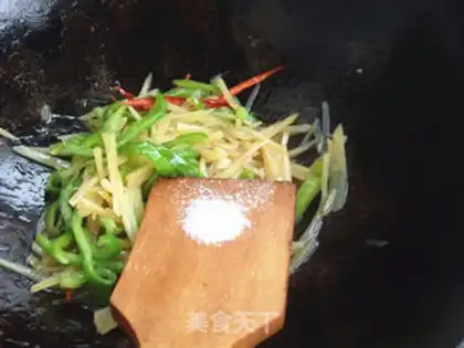 Make Potato pepper noodles step 6