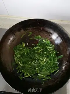 Make Scrambled eggs step 2