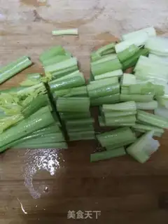 Make Celery fried meat step 1