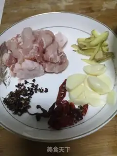 Make Celery fried meat step 2