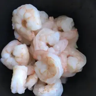 Make Cream shrimp salad step 3