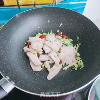 Make Five bouquets of meat step 4