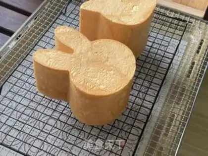 Make Sweet cartoon toast step 14