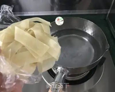 Make Dry noodles step 2