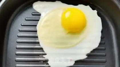 Make Quick-hand breakfast sandwich step 0