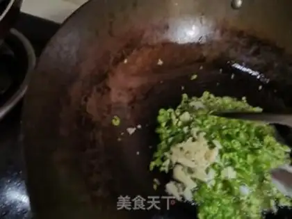 Make Garlic chili eggs step 3