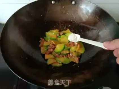 Make Pumpkin fried meat step 7