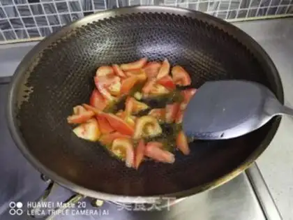 Make Fresh vegetable egg soup step 1