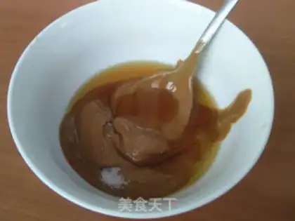 Make Sesame sauce and tweezers step 1