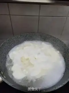 Make Pork-bone hoof soup step 2