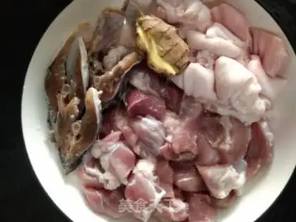 Make Pyramid saltfish pig legs step 1