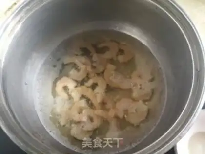 Make Autumn shrimp skating step 5
