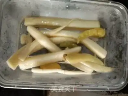 Make Pyramid saltfish pig legs step 2