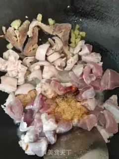 Make Pyramid saltfish pig legs step 4