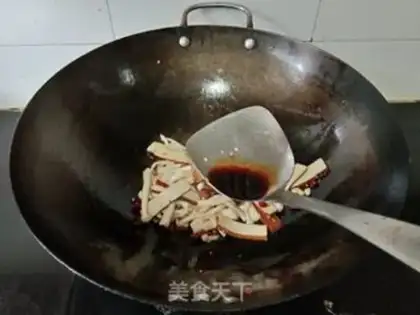 Make Seafood mushroom fried fragrance step 6