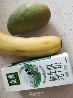 Make Banana mango milkshake step 0