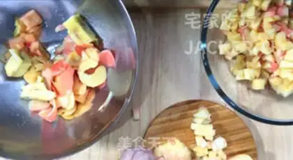 Make Homemade peach sauce step 0