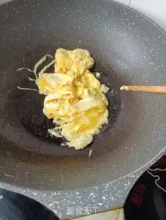 Make ♪ Rusty eggs fried carrots ♪ step 4
