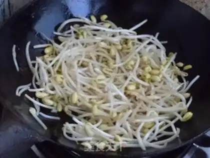Make Soybean sprouts step 4