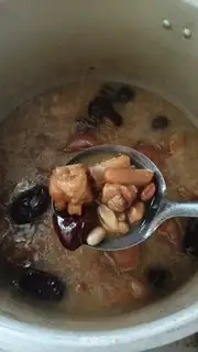 Make Pig hoof soup step 7