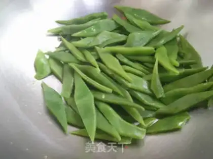 Make Eggs and beans step 3