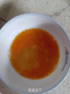 Make Eggcake and leaves soup step 1