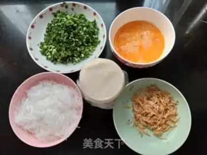 Make Egg fan spring rolls step 0