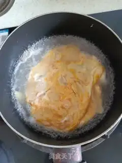 Make Eggcake and leaves soup step 3
