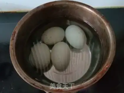 Make Favorite eggs step 0