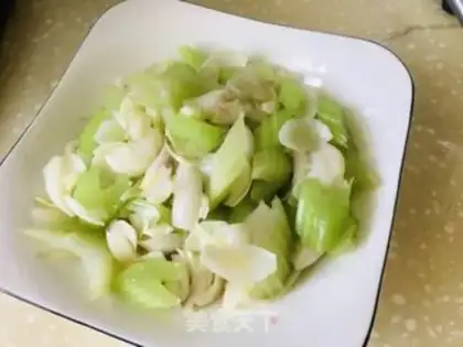 Make The Celery Lily step 7