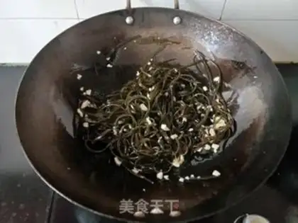 Make Garlic seaweed step 4