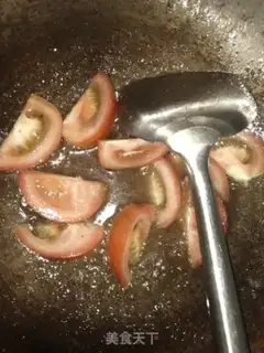 Make Tomato fried eggs step 2