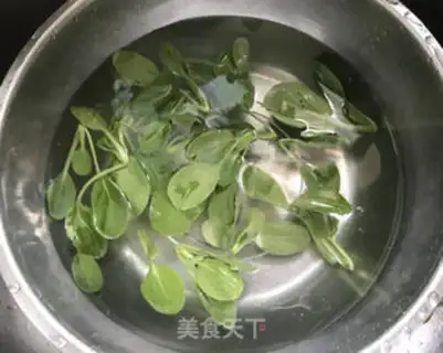 Make Tofu eggs and bouquet soup step 1
