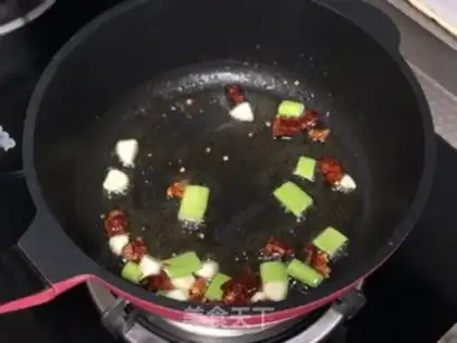Make Spicy boiled shrimp step 3