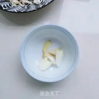 Make White mushroom egg-skin soup step 4