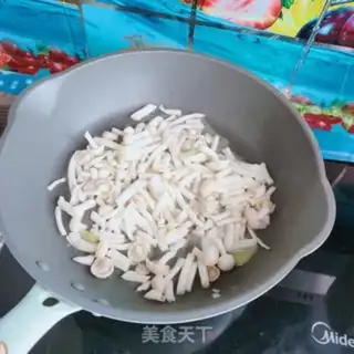 Make White mushroom egg-skin soup step 7