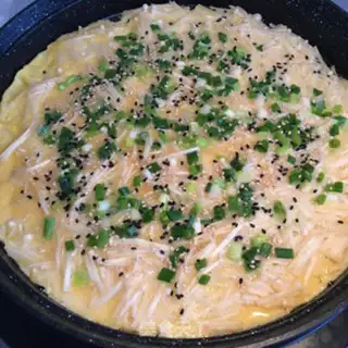 Make Onion egg fried golden mushrooms step 5