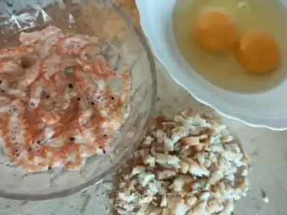 Make An egg box of celery step 3