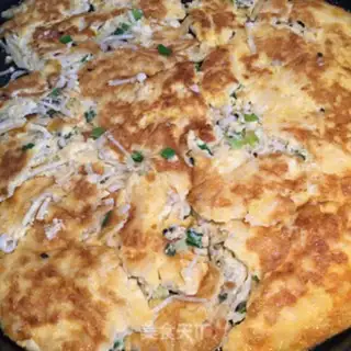 Make Onion egg fried golden mushrooms step 6