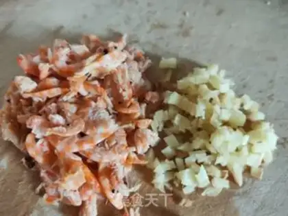 Make An egg box of celery step 4