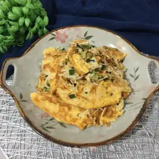 Make Onion egg fried golden mushrooms step 7