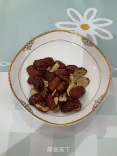 Make Red sugar date soup step 0