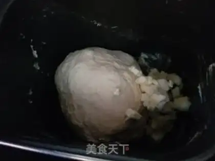 Make Onion pine toast step 0