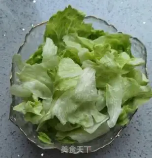 Make Pelican garlic lettuce step 1